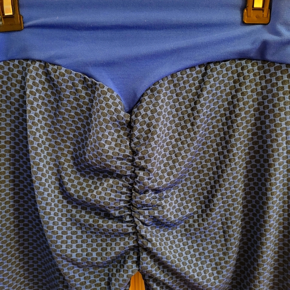 Excersize Leggings - Picture 2 of 3